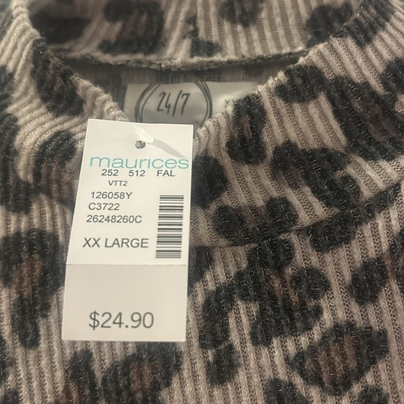Leopard Print Long Sleeve Top - Picture 2 of 3
